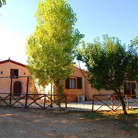 Agriturismo Terra Di Pace Noto Exterior foto