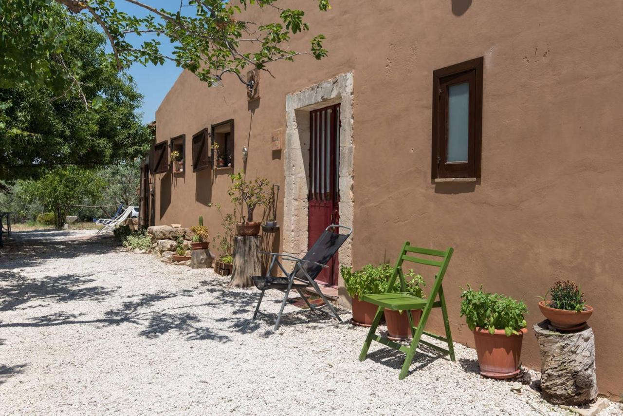 Agriturismo Terra Di Pace Noto Exterior foto